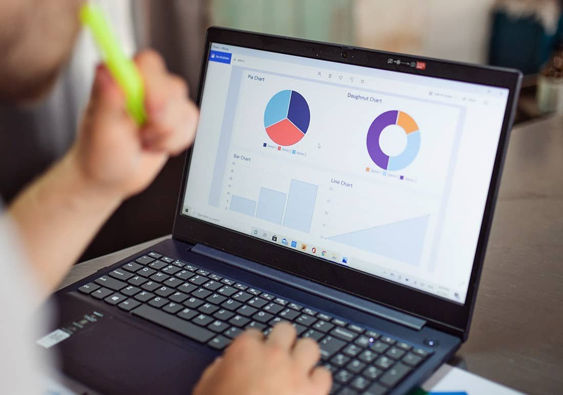 Eva's Agency Logo